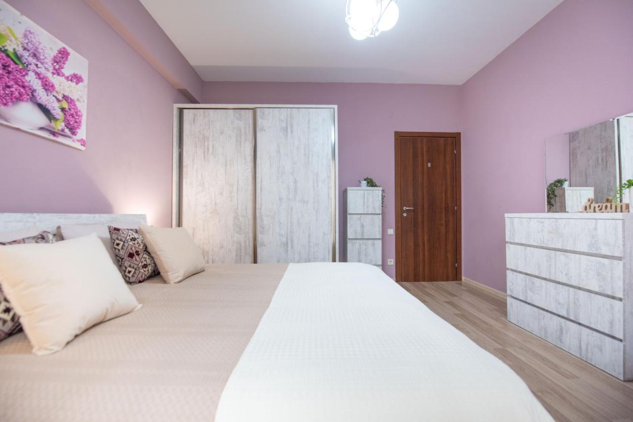 Gg Home - Cozy 2-Bedroom Apartment On Givi Kartozia Tbilisi Exterior photo