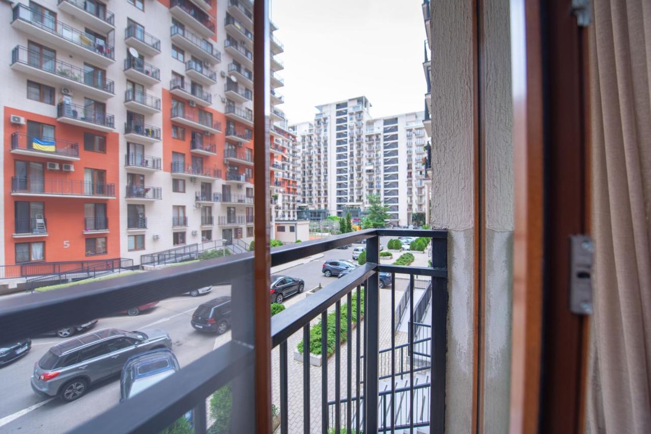 Gg Home - Cozy 2-Bedroom Apartment On Givi Kartozia Tbilisi Exterior photo
