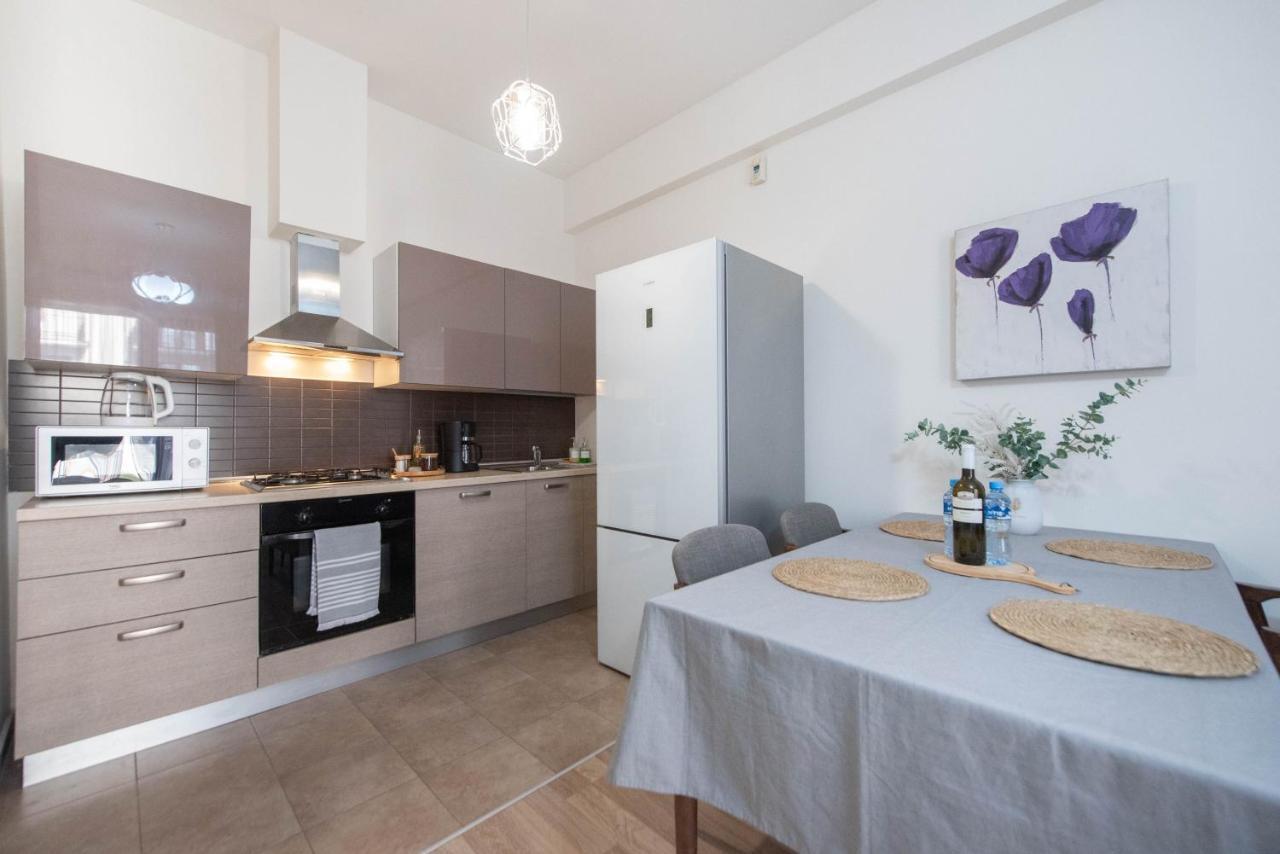 Gg Home - Cozy 2-Bedroom Apartment On Givi Kartozia Tbilisi Exterior photo